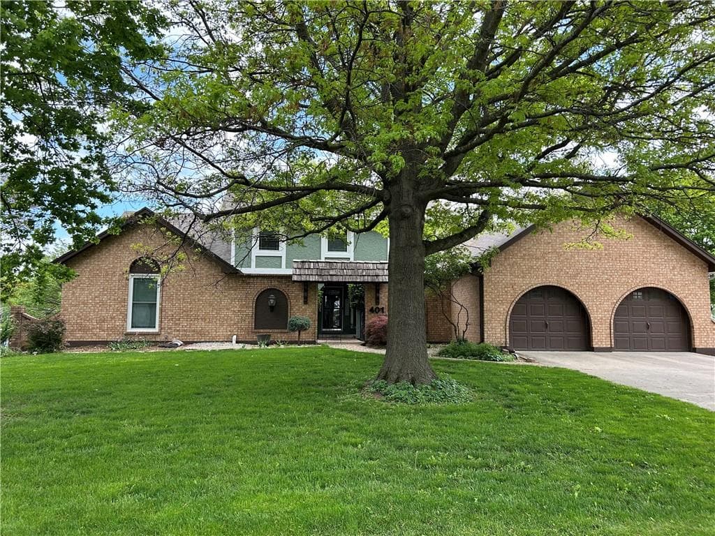 Sold property at 401 S Silver Top Ln